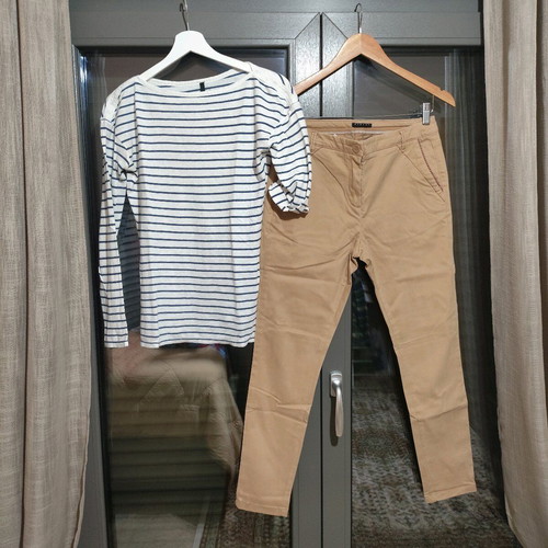 Sisley beige jeans set with Benetton blue shirt used