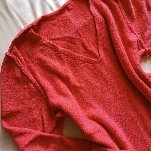 Coral spring sweater like new, size L