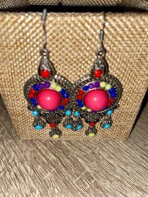 Women's colorful dangling earrings like new