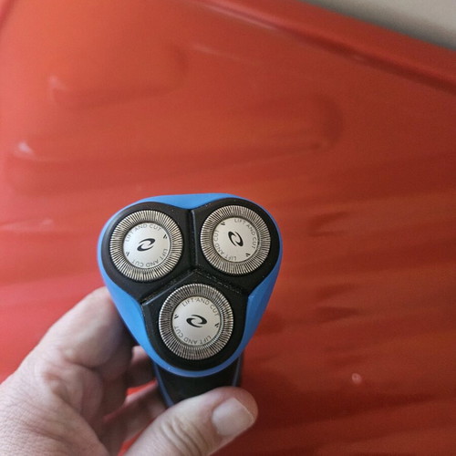Philips Aquatouch shaver used with 3 heads for wet and dry shaving