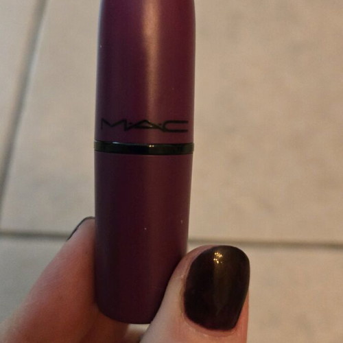 Mac Lipstick 604 Heroine like new