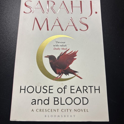House of Earth and Blood Sarah J. Maas like new