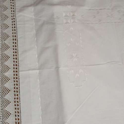 Handmade bridal bedsheet like new, 2x1.90 m, lace edges