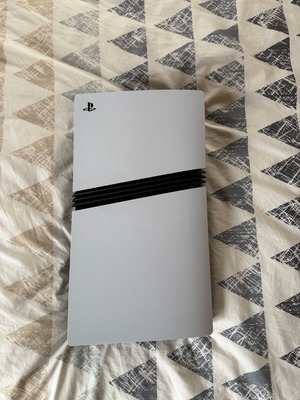 PlayStation 5 Pro 2TB like new, European edition CFI-7121