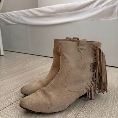 Cowboy suede ankle boots with fringe Zara used, beige leather
