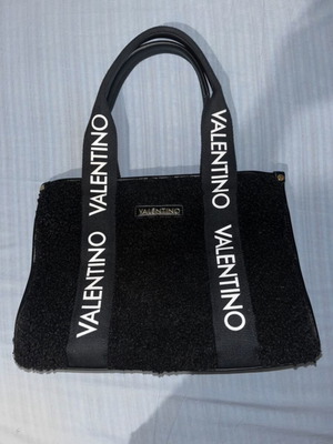 Valentino Special Camy bag like new, black and white