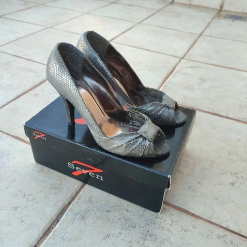 Peep-toe shoes Seven snakeskin effect size 38 used, grey