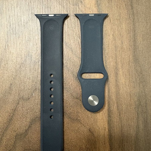 Apple Watch 45mm band like new, size M/L