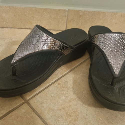 37 - Crocs anatomical flip-flops (new)