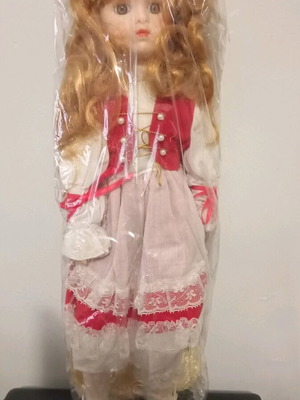 Porcelain Heidi Doll like new from 1988