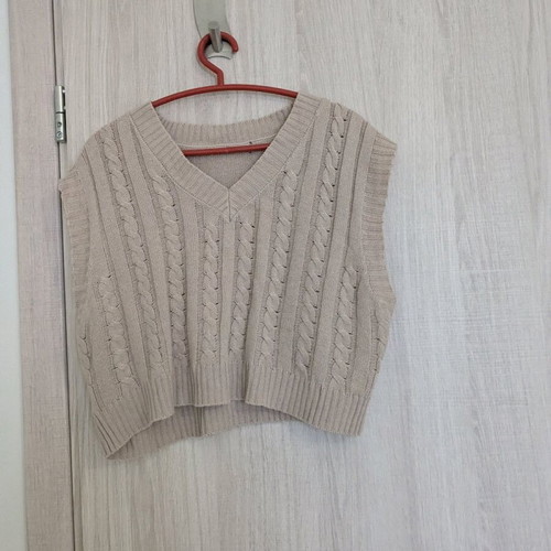 Pink vest like new, sizes M and L