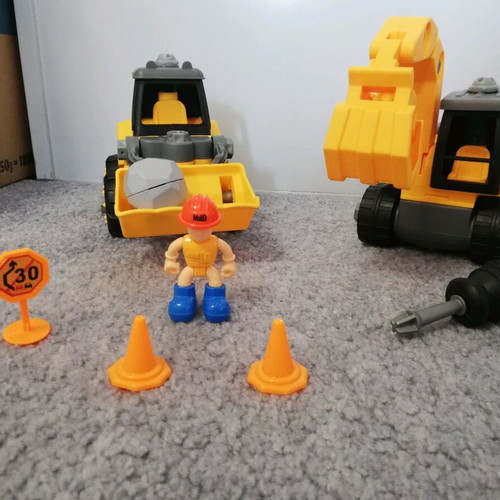 Toys package bulldozer and crane like new