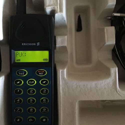 Ericsson GA 628 used blue with box and manual