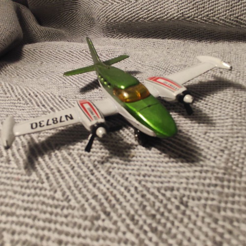 Lesney Cessna 402 airplane collectible, used, 9 cm, broken propellers
