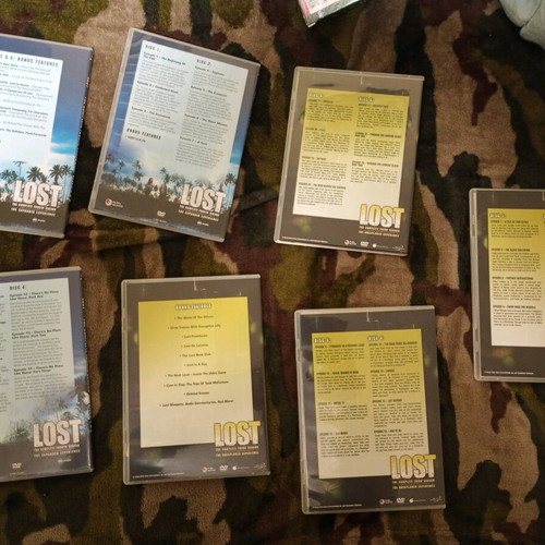 Lost Season 3 and 4 DVD like new with subtitles