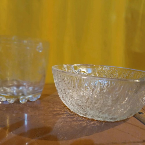 Carved salad bowl and ice bucket with integrated decoration like new