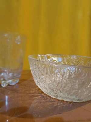 Carved salad bowl and ice bucket with integrated decoration like new