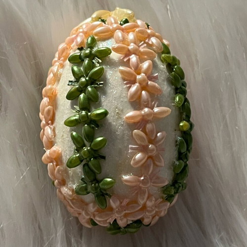Easter egg used handmade with crochet and beads