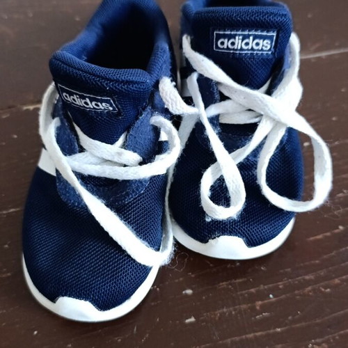 Adidas kids shoes size 24 like new for boys