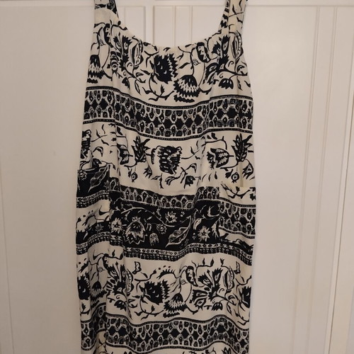 Summer dress size XL like new with pockets, cool fabric
