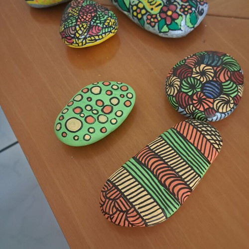 Painting on Pebbles with Acrylic Colors, New, Pack