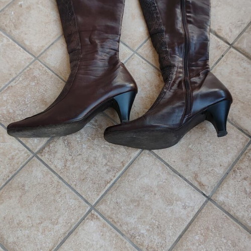 Leather knee-high boots used, brown, size 39, embossed detail