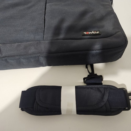 Laptop bag like new with many pockets, black