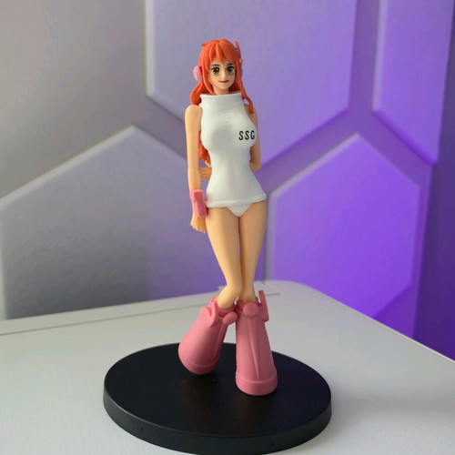 Nami One Piece statue figure 17cm new, pvc
