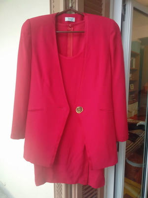 Γυναικείο vintage κοστούμι μεταχειρισμένο, φόρεμα, σακάκι και ζώνη, κόκκινο κρεπ, small