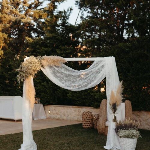Wooden arch white 2m used