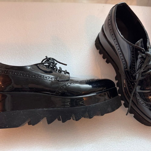 Freid shoes black shiny with insole used, size 37