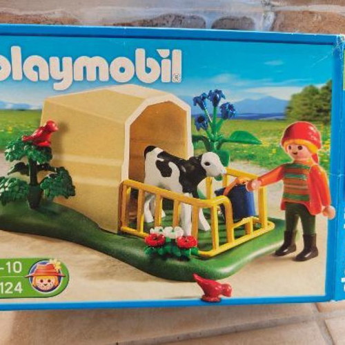 Playmobil 5124 Stable with Calf like new, complete set