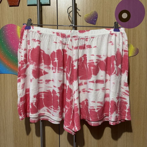 Boohoo plus size women's airy shorts like new, white and pink