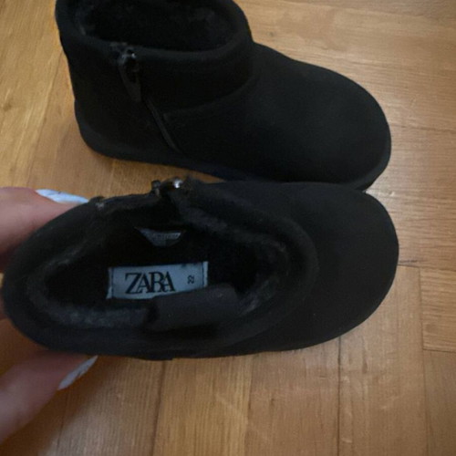 Zara Ugg baby shoes size 22, synthetic fur
