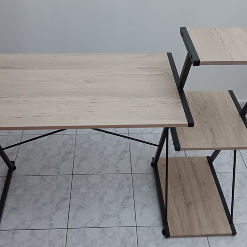 Norex Desk like new with 3 shelves