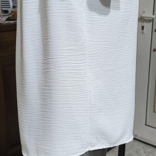 White off-shoulder blouse like new, size M-L