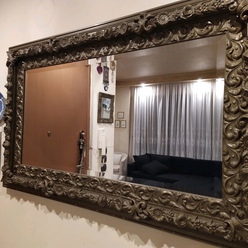 Mirror with carved frame like new, dimensions 1.25x0.75