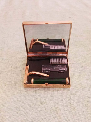 Vintage Art Deco travel shaving set like new with safety razor