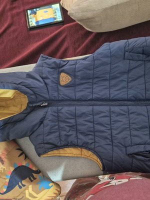 Energiers kids sleeveless vest like new, double face blue-yellow size 6