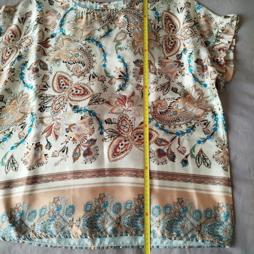 Women's blouse with paisley print like new, size M