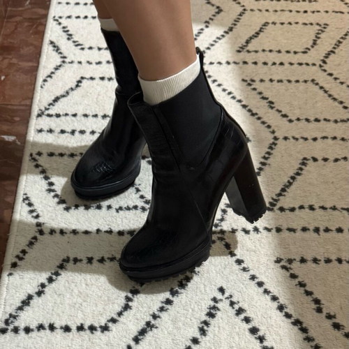 Keep Fred women's ankle boots with heel and crocodile effect like new