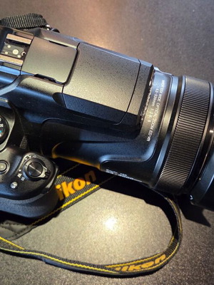 Nikon Coolpix P1100 φωτογραφική μηχανή σαν καινούργια με 125x οπτικό ζουμ