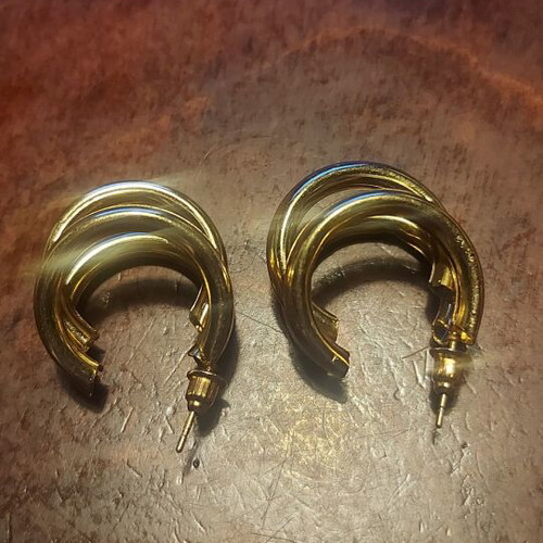 Metal Earrings new, gold color