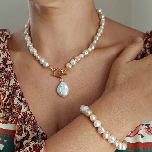 Handmade necklace with baroque pearls new in white and pink