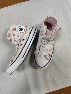 Converse kids sneakers size 34 like new white pink