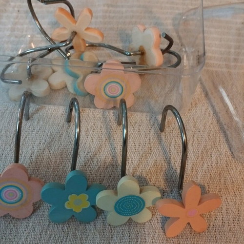 Set of 10 floral curtain hooks flowerpower like new