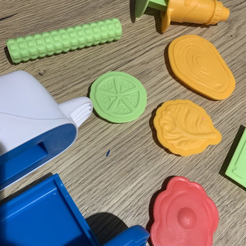 Play Doh Toaster Set like new with many designs