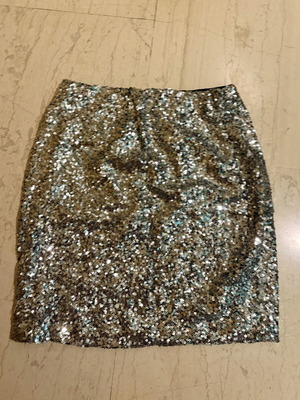 Silver mini skirt size S like new