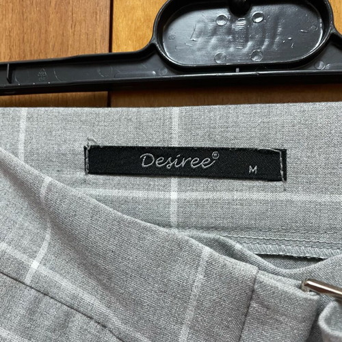 Desiree gray zip culottes medium like new with thin white line