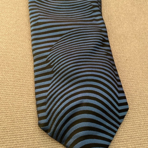 Tie in excellent condition